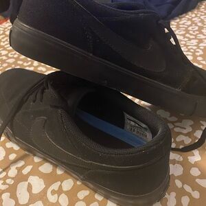 Men's Nike Black Sneakers
